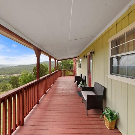 Entire 2Br 2Ba Hilltop View Home Sleeps 7 Pets 4 Acres Jacuzzi Central Ac Kingbeds Free Wifi-Parking Kitchen Washerdryer Starry Terrace Two Sunset Dining Patios Grill Stovetop Oven Fridge Onsitewoodedhiking Wildlife Coveredpatio4Pets & Birds Singing! Marble Falls Exterior photo