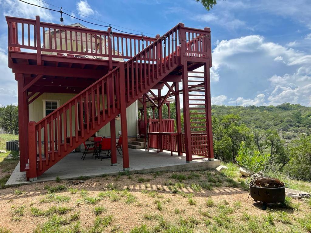 Entire 2Br 2Ba Hilltop View Home Sleeps 7 Pets 4 Acres Jacuzzi Central Ac Kingbeds Free Wifi-Parking Kitchen Washerdryer Starry Terrace Two Sunset Dining Patios Grill Stovetop Oven Fridge Onsitewoodedhiking Wildlife Coveredpatio4Pets & Birds Singing! Marble Falls Exterior photo