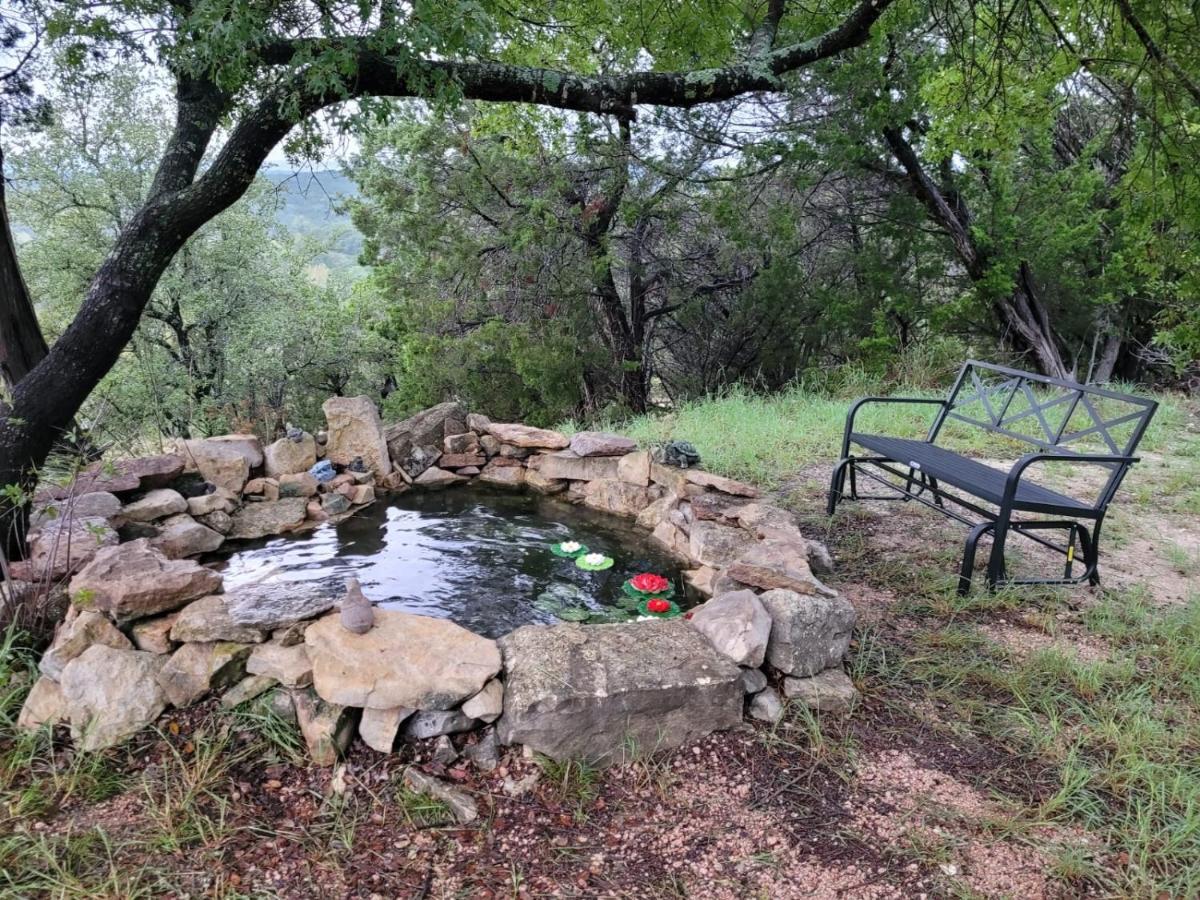 Entire 2Br 2Ba Hilltop View Home Sleeps 7 Pets 4 Acres Jacuzzi Central Ac Kingbeds Free Wifi-Parking Kitchen Washerdryer Starry Terrace Two Sunset Dining Patios Grill Stovetop Oven Fridge Onsitewoodedhiking Wildlife Coveredpatio4Pets & Birds Singing! Marble Falls Exterior photo