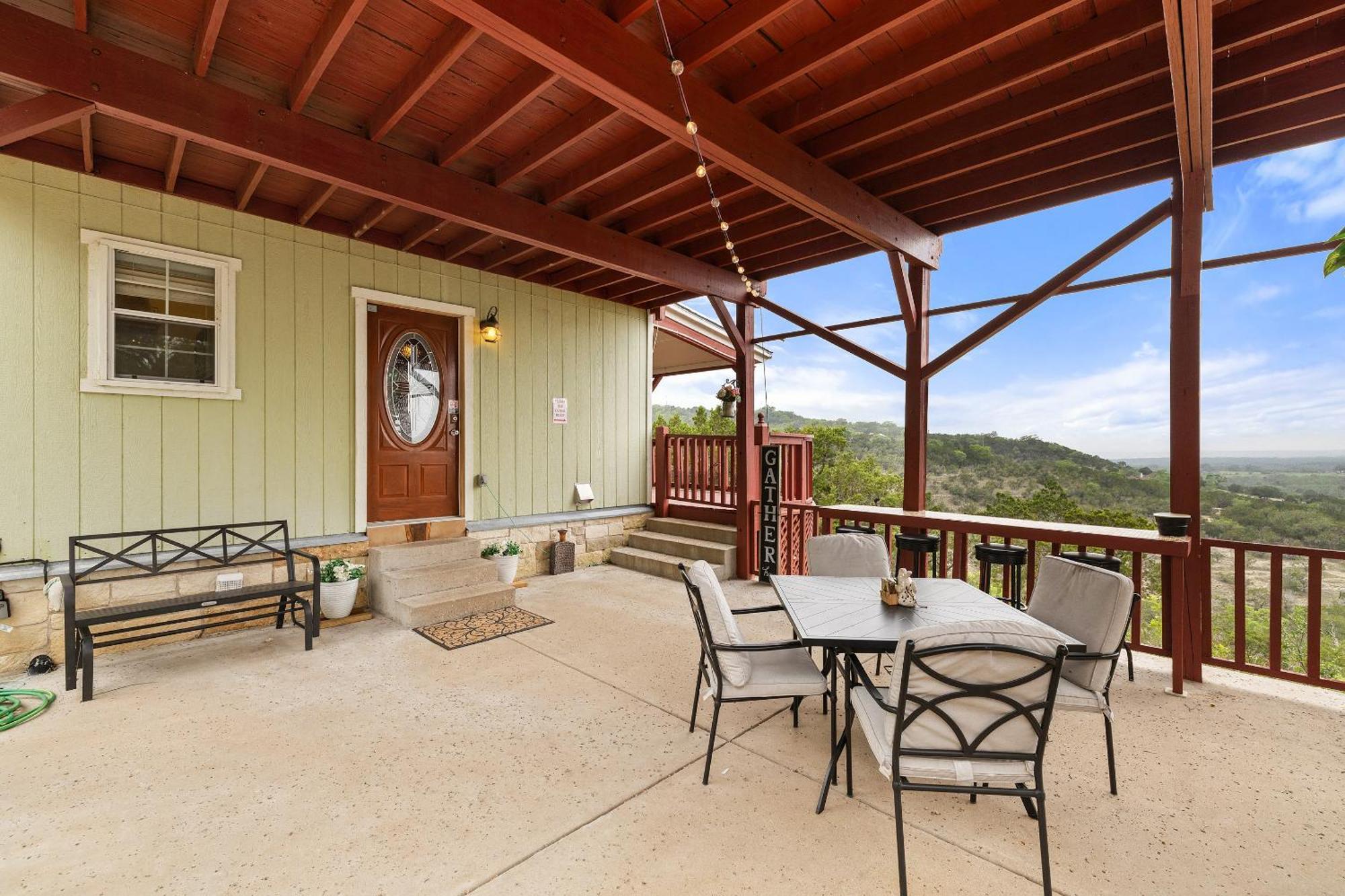 Entire 2Br 2Ba Hilltop View Home Sleeps 7 Pets 4 Acres Jacuzzi Central Ac Kingbeds Free Wifi-Parking Kitchen Washerdryer Starry Terrace Two Sunset Dining Patios Grill Stovetop Oven Fridge Onsitewoodedhiking Wildlife Coveredpatio4Pets & Birds Singing! Marble Falls Exterior photo