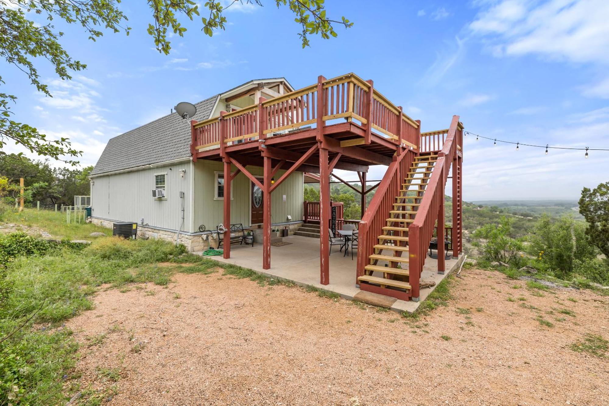 Entire 2Br 2Ba Hilltop View Home Sleeps 7 Pets 4 Acres Jacuzzi Central Ac Kingbeds Free Wifi-Parking Kitchen Washerdryer Starry Terrace Two Sunset Dining Patios Grill Stovetop Oven Fridge Onsitewoodedhiking Wildlife Coveredpatio4Pets & Birds Singing! Marble Falls Exterior photo