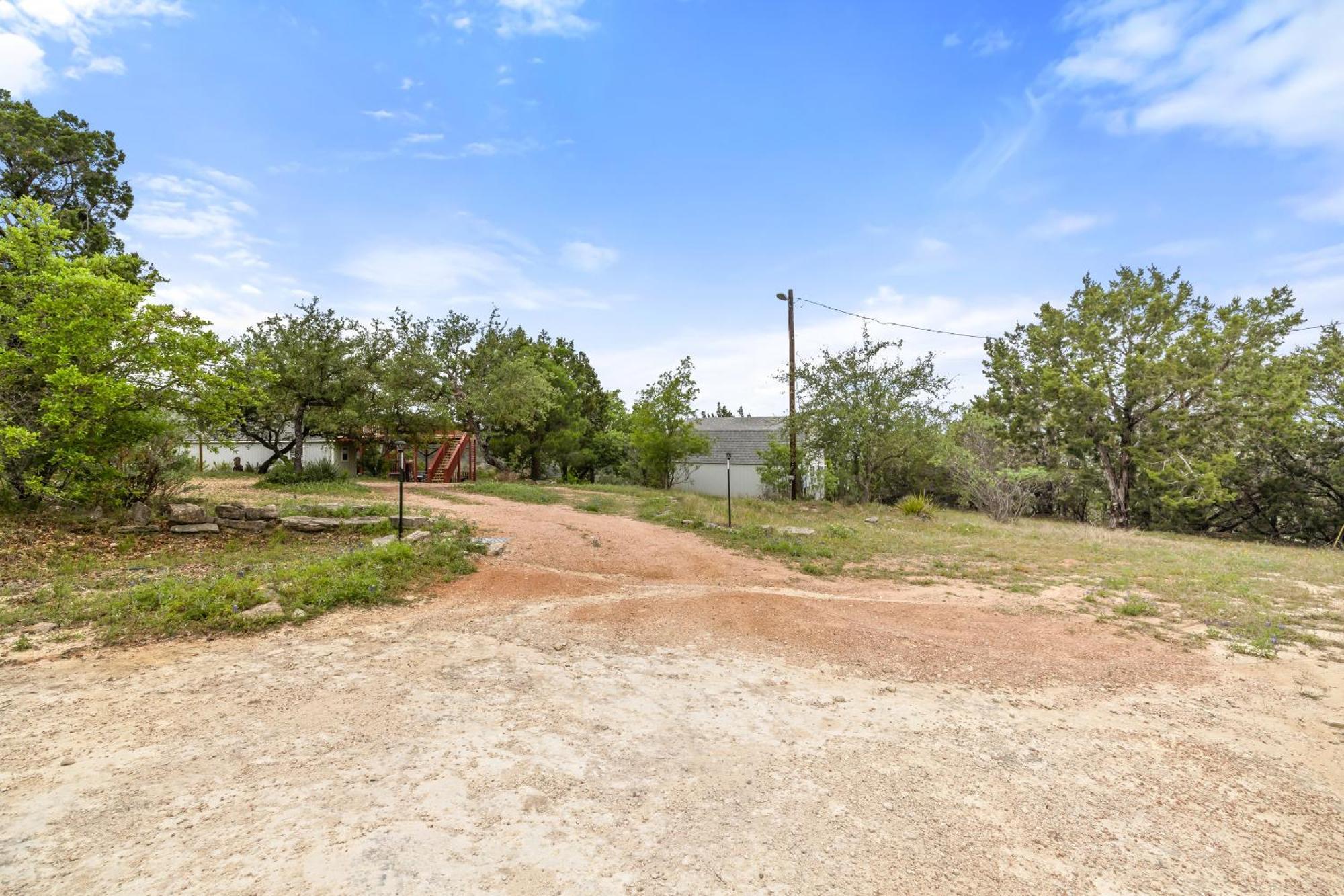 Entire 2Br 2Ba Hilltop View Home Sleeps 7 Pets 4 Acres Jacuzzi Central Ac Kingbeds Free Wifi-Parking Kitchen Washerdryer Starry Terrace Two Sunset Dining Patios Grill Stovetop Oven Fridge Onsitewoodedhiking Wildlife Coveredpatio4Pets & Birds Singing! Marble Falls Exterior photo