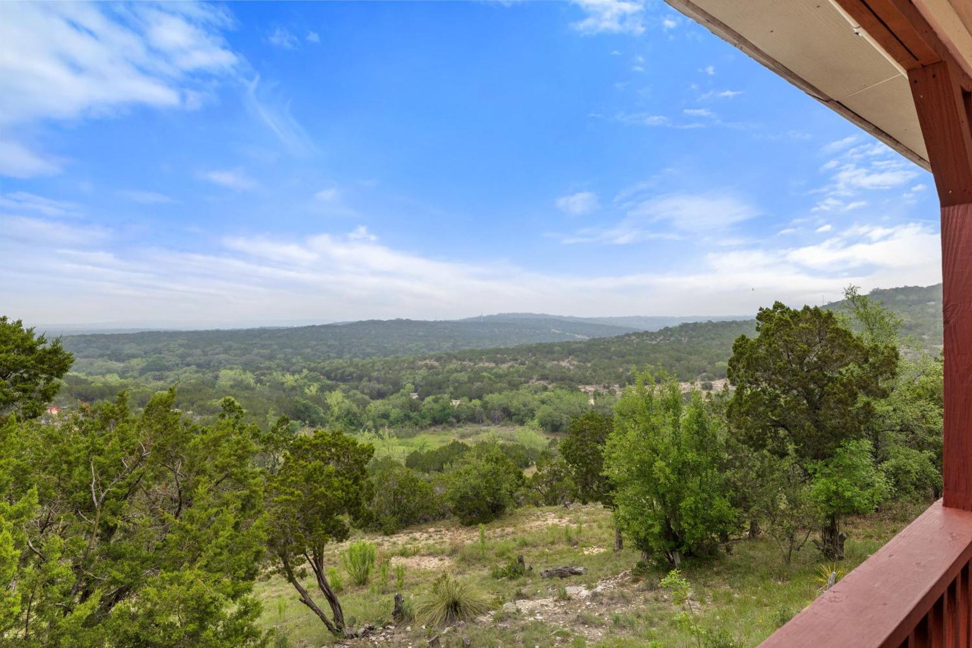 Entire 2Br 2Ba Hilltop View Home Sleeps 7 Pets 4 Acres Jacuzzi Central Ac Kingbeds Free Wifi-Parking Kitchen Washerdryer Starry Terrace Two Sunset Dining Patios Grill Stovetop Oven Fridge Onsitewoodedhiking Wildlife Coveredpatio4Pets & Birds Singing! Marble Falls Exterior photo